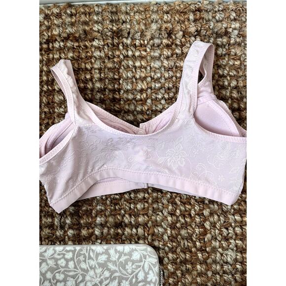 Vintage-Style Pale Pink Floral Snap-Front Bra - Picture 3 of 3